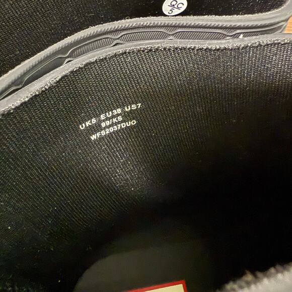 Hunter NWOT Refined Low Heel Biker Rubber Chelsea Rain Boots Outdoors Black Sz 7 - Picture 3 of 8